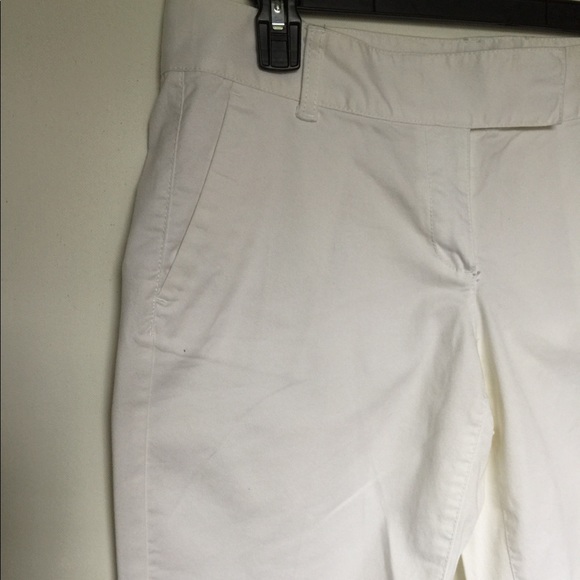Ann Taylor White Flat Front Long Shorts Size 6 - Picture 2 of 7